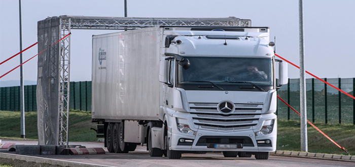 Charging lorries by how far they travel would improve air quality and help reduce congestion and crashes, say campaigners.