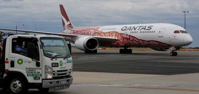 Fuelling the ‘flying kangaroo’: Air BP supplies historic 17-hour flight.