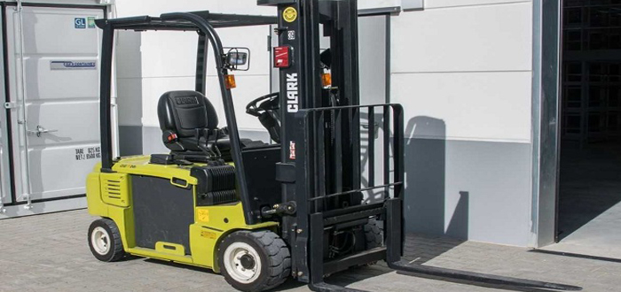 How to improve forklift truck safety in cold weather