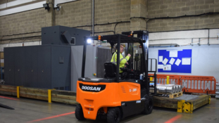 Davies Turner Air Cargo powers up with Doosan electric trucks