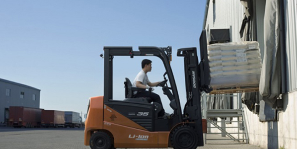 How To Improve Forklift Truck Safety In Cold Weather Sustainable Logistics International