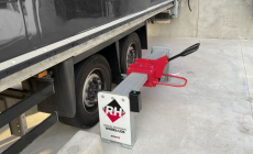 RITE-HITE EXPANDS VEHICLE RESTRAINT PORTFOLIO WITH NEW USER-FRIENDLY MANUAL ERGONOMIC WHEEL-LOK  
