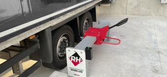 RITE-HITE EXPANDS VEHICLE RESTRAINT PORTFOLIO WITH NEW USER-FRIENDLY MANUAL ERGONOMIC WHEEL-LOK  